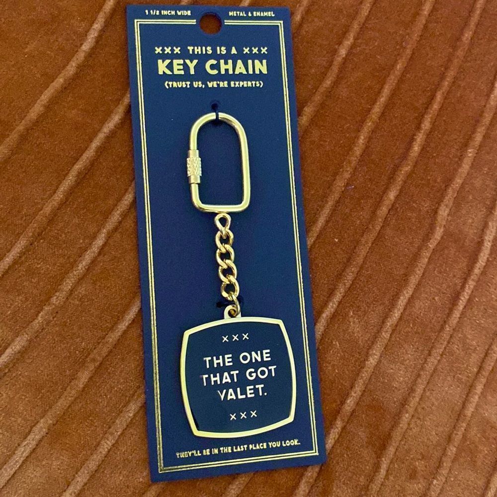 NWT. Novelty golden clasp  Easy, Tiger keychain